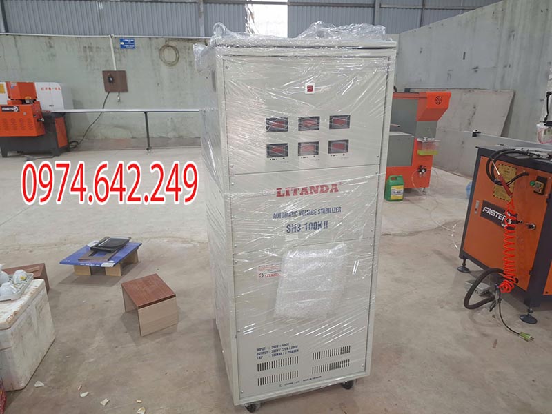 Ổn áp 3 pha 100kVA Litanda được giao tới xưởng sản xuất
