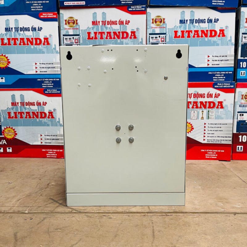 Đằng sau của ổn áp treo tường Litanda 20kVA