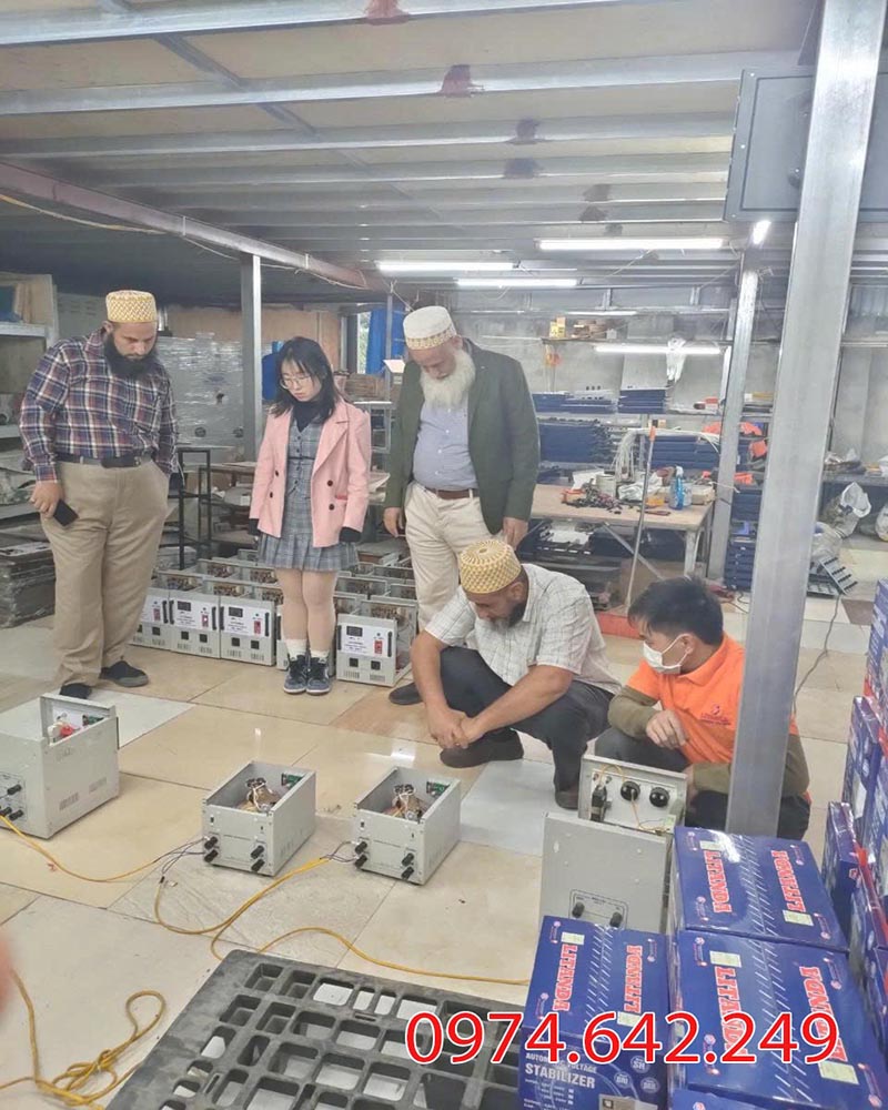 Đối tác nước ngoài tới thăm xưởng sản xuất của onapcachly.com